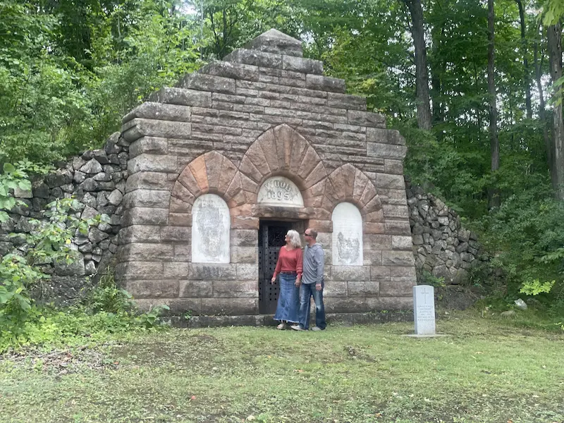 woods mansoleum
