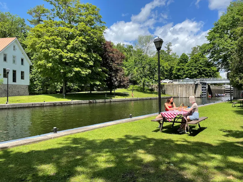 picnic at chaffeys lock