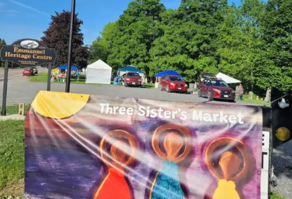 Three Sisters Market